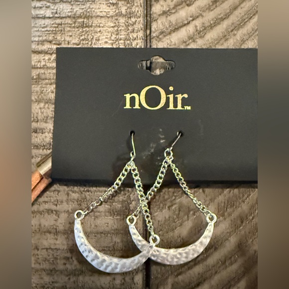 nOir Three Layer Minimal Short Necklace and Dangle Earrings Set NIP - Picture 8 of 8